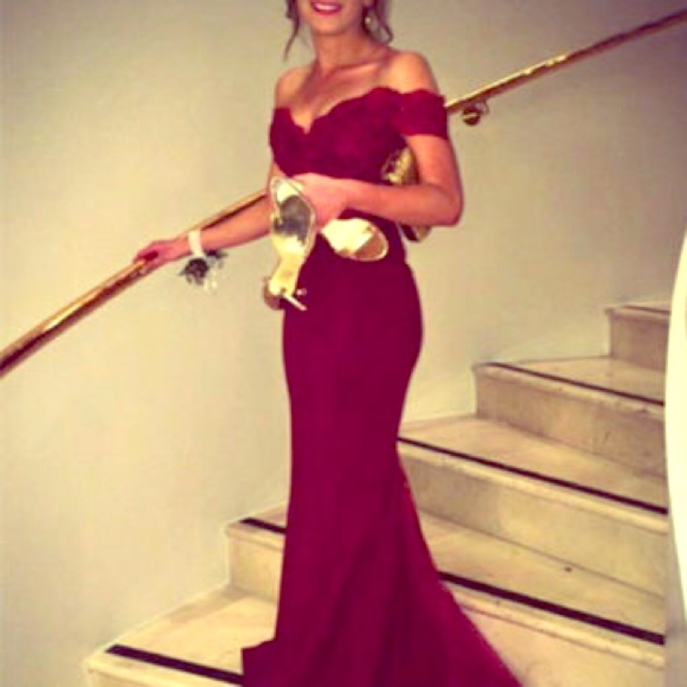 Mermaid Off the Shoulder Lace Long Evening Dress